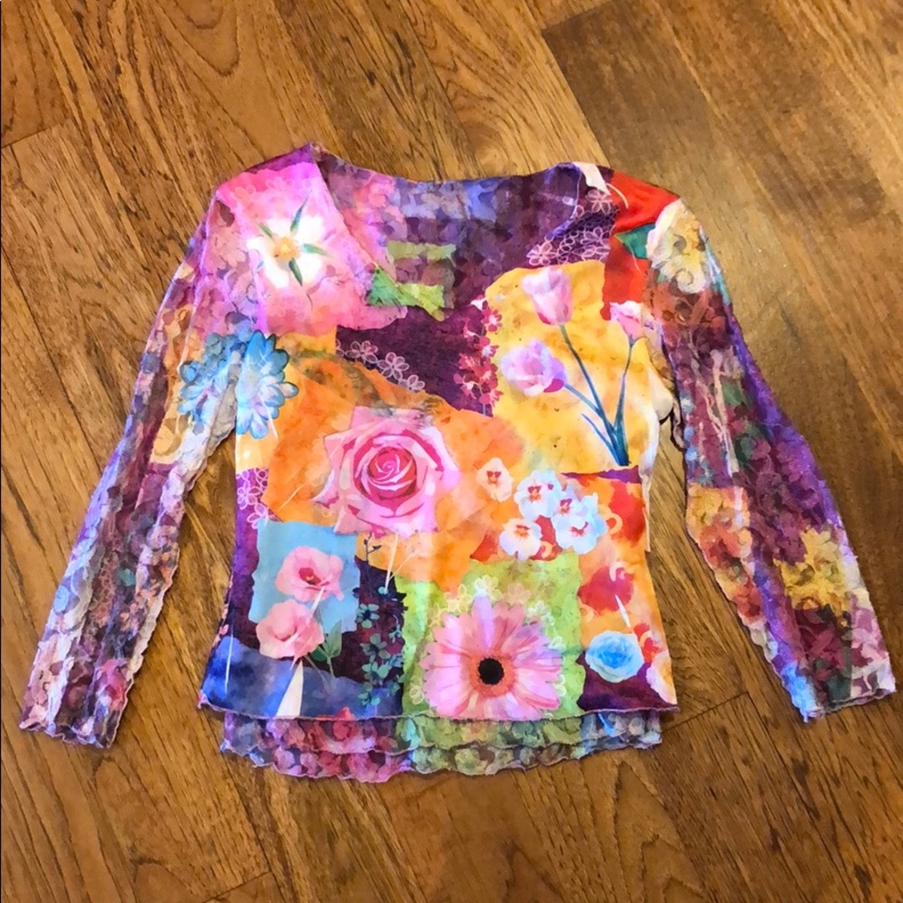 Top with 3/4 sleeves!!